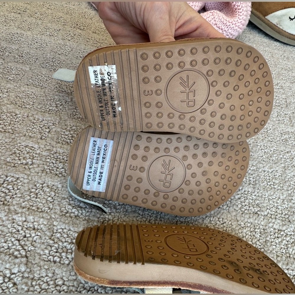 Freshly Picked Sandals bundle of 2 pairs size 3 Toddler Girl - Picture 2 of 4